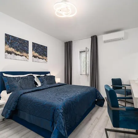 Luxury Entrata Villa