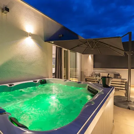 Luxury Entrata Villa